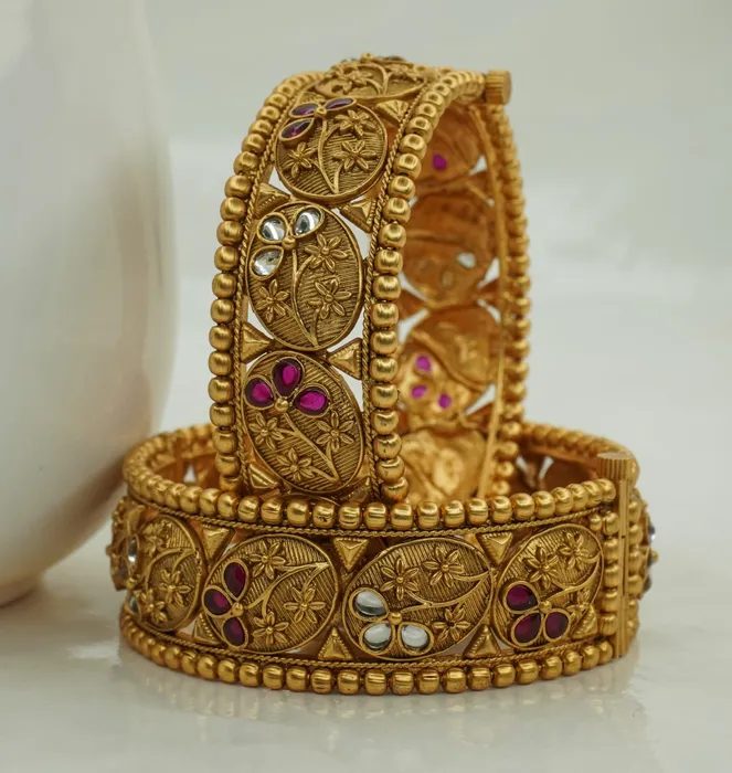 Ruby white design gold plated copper bangles