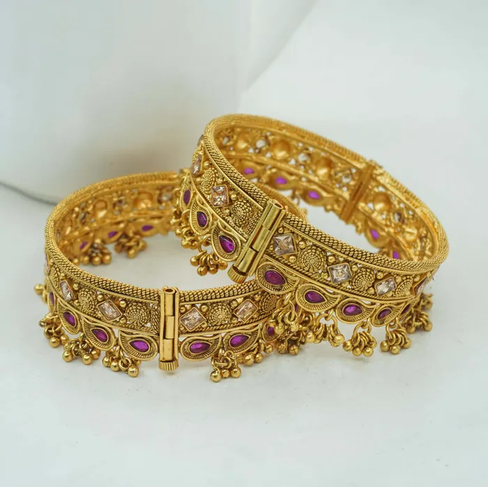 Zhumki designed copper bangle set