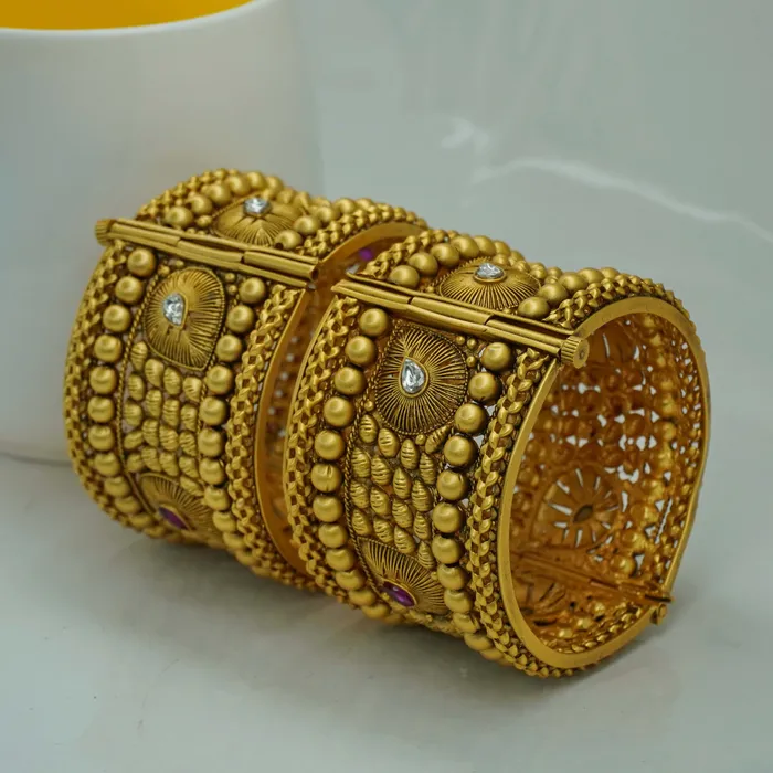 Handcrafted Traditional design copper bangle set