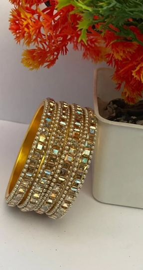 Uniquely designed rajwadi copper bangles