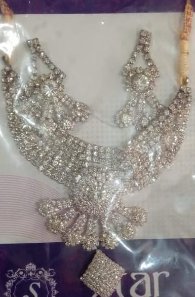 womens Silver Plated Austrian Diamond Floral Design Choker