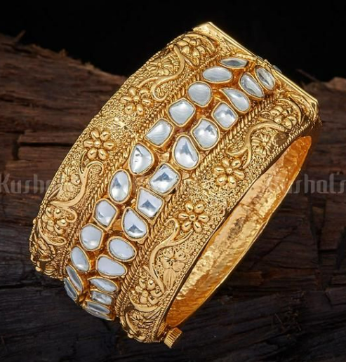 Beautiful Design gold plated Kundan Bangle set