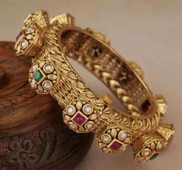 Beautiful gold polish copper bangle set